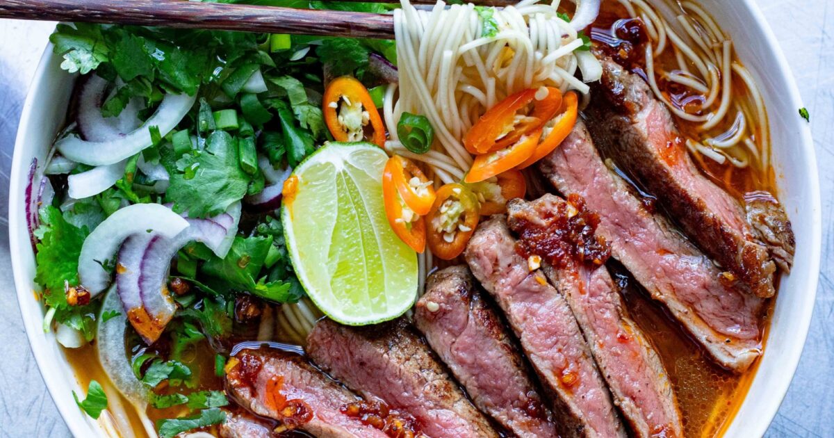 Quick & Spicy Beef Ramen Recipe - Mob