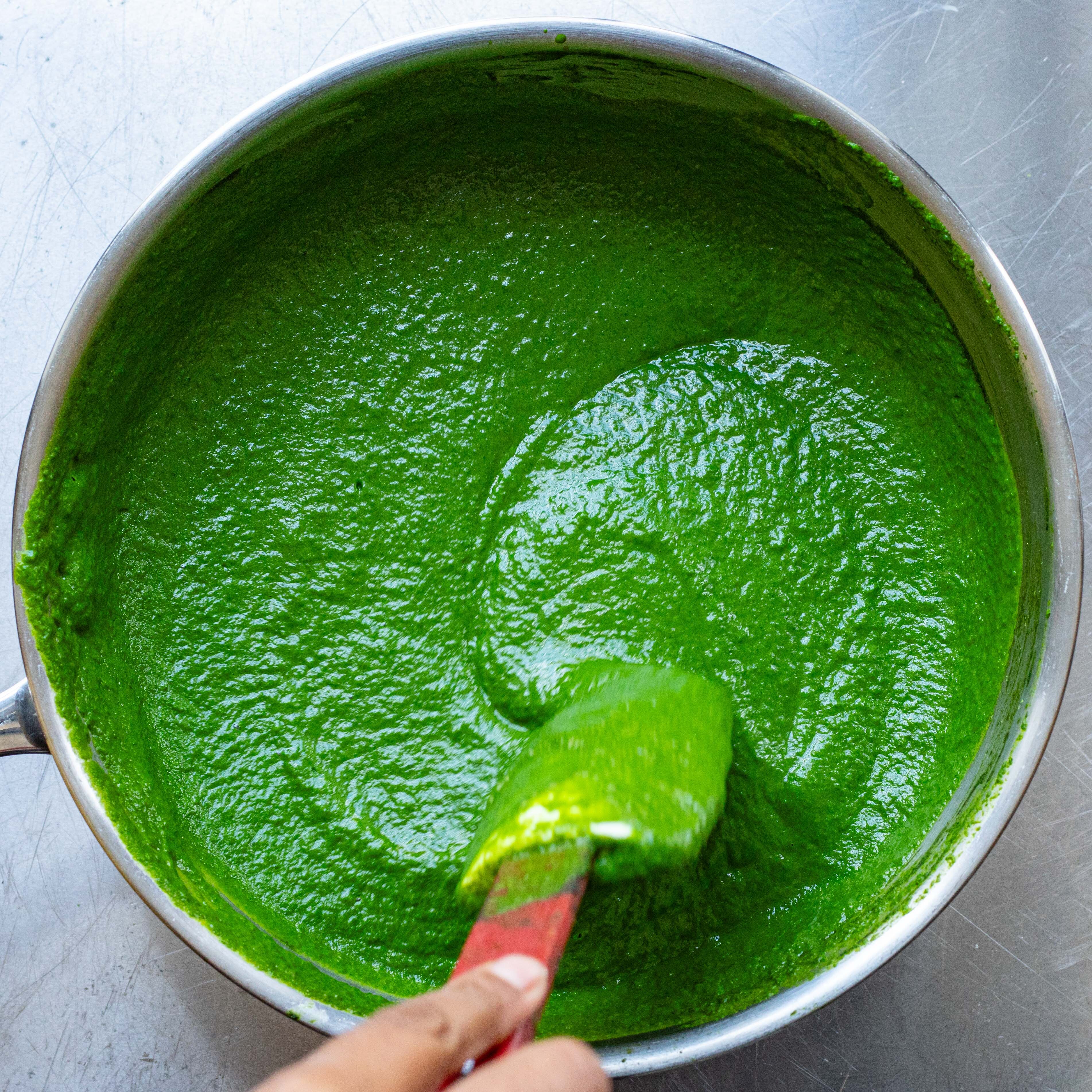 Super Greens & Garlic Sauce